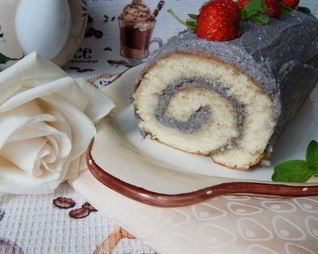 Рулет с черемухой и рикоттой