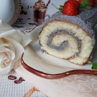 Рулет с черемухой и рикоттой