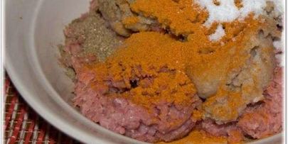 рулет с индейки с запеченным перцем