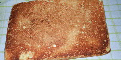 рулет с клубникой и сливками