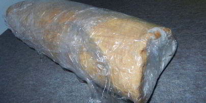 рулет с клубникой и сливками