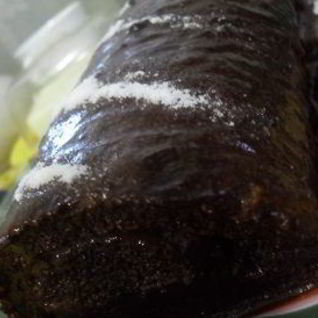 Рулет в шоколадной глазури