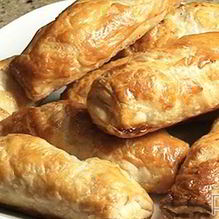 Рецепт Рулетики — фарш в слоеном тесте