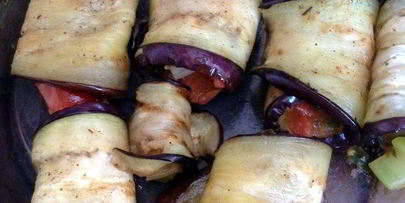 рулетики из баклажанов с овощами