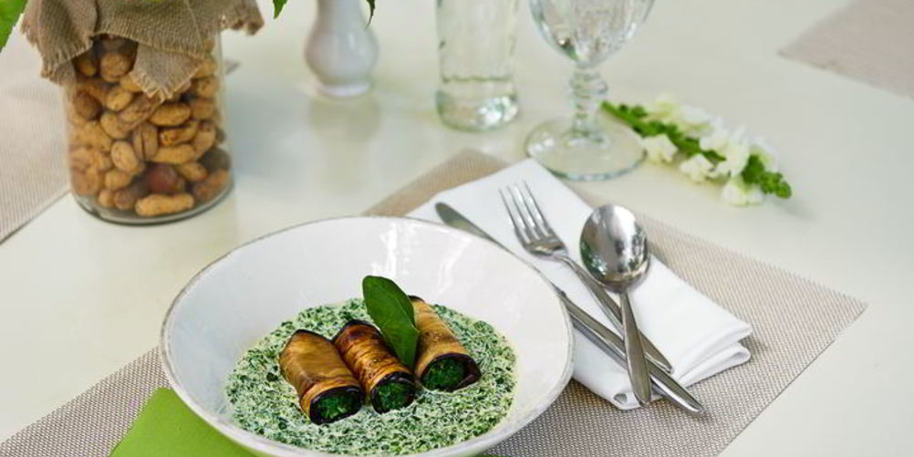 Рецепт рулетики из баклажанов со шпинатом