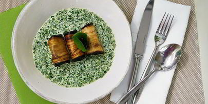 рулетики из баклажанов со шпинатом