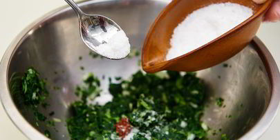 рулетики из баклажанов со шпинатом