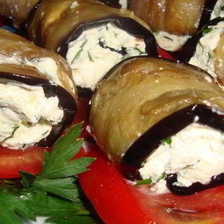 Рулетики из баклажанов