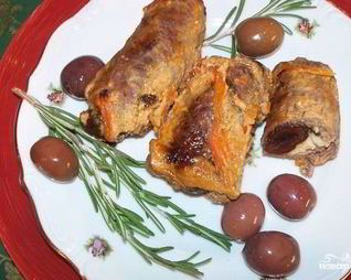 Рулетики из говядины с черносливом