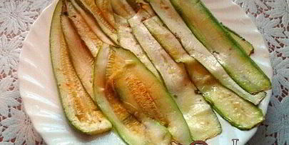 рулетики из кабачков с морковно-сырной начинкой