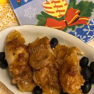 Рулетики из куриного филе с курагой и сыром