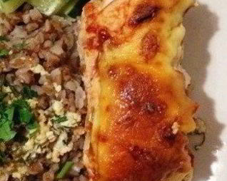 Рулетики из куриного филе с начинкой из творога