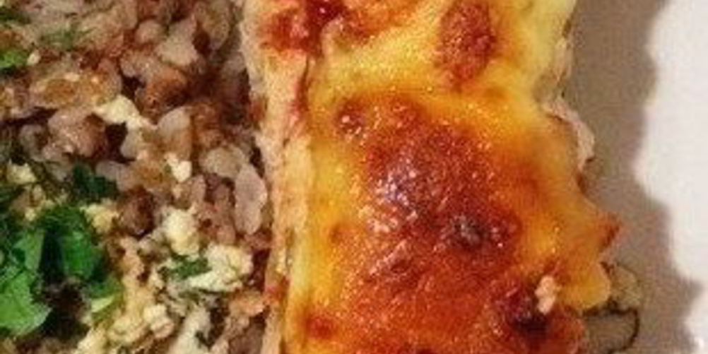 Рецепт рулетики из куриного филе с начинкой из творога