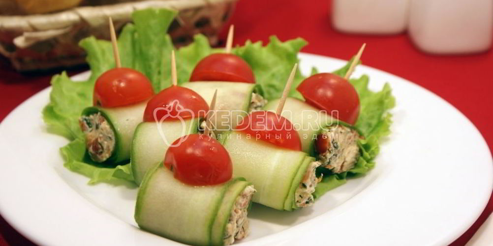 Рецепт рулетики из огурцов с начинкой