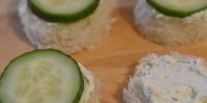 рулетики из семги с творожной начинкой