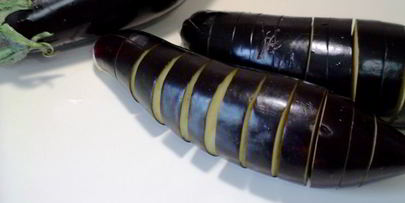 рулетики из симы с беконом и гарнир из баклажанов с беконом