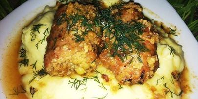 рулетики из свинины с инжиром и миндалем