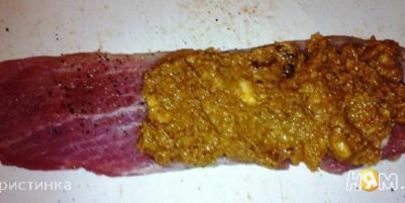 рулетики из свинины с инжиром и миндалем