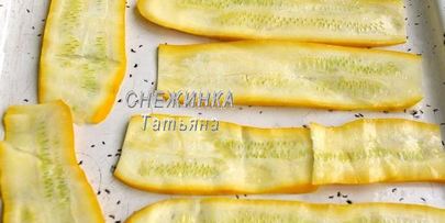 рулетики из цукини с курицей и сыром