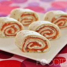 Рецепт Рулетики с семгой и сыром