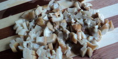 рулетики закусочные с ветчиной, сыром и грибами