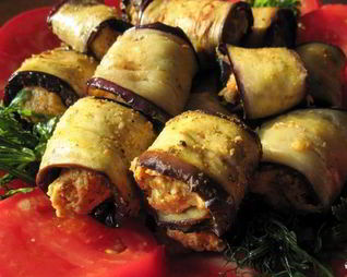 Рулеты из баклажанов с орехами