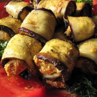 Рулеты из баклажанов с орехами