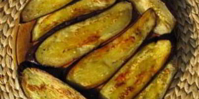 рулеты из баклажанов с орехами