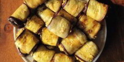 рулеты из баклажанов с орехами