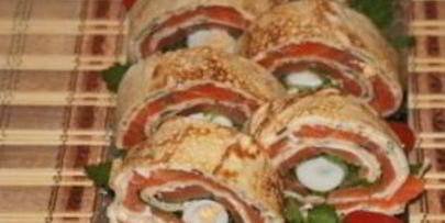 рулеты из блинов с семгой