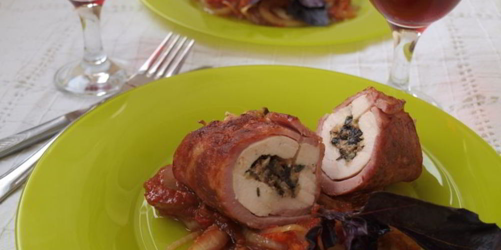 Рецепт рулеты из куриного филе в ветчинной шубке