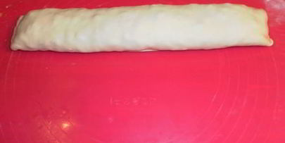 слойки-рулетики с зеленью, ветчиной и сыром