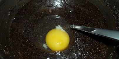 творожный рулет с маком и шоколадом