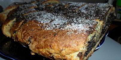 творожный рулет с маком и шоколадом