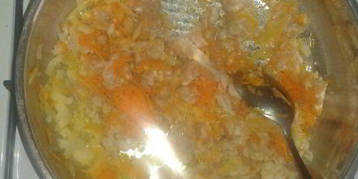 тыквенно-чесночный рулет с рыбной начинкой