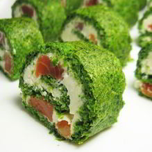 Рецепт Зеленый рулет из шпината с лососем