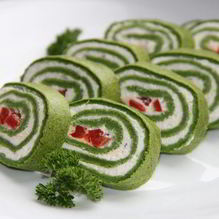 Рецепт Зеленый рулет с творожной начинкой