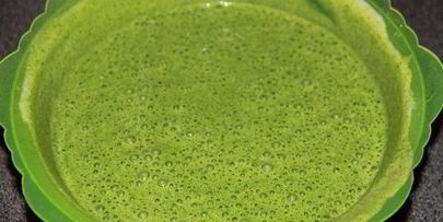 зеленый рулет с творожной начинкой