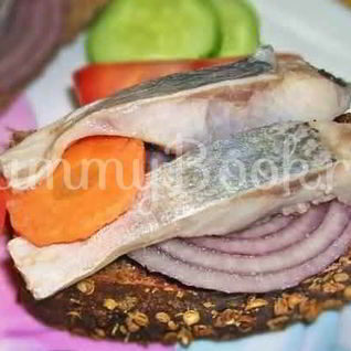 Селедка маринованная в белом вине