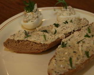 Селедочное масло с горчицей и тархуном