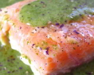 Семга маринованная с крем-соусом