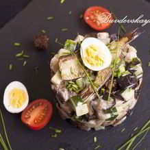 Рецепт Шпроты на подушке из баклажанов и бородинского хлеба