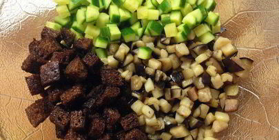 шпроты на подушке из баклажанов и бородинского хлеба