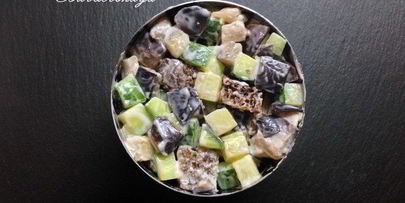 шпроты на подушке из баклажанов и бородинского хлеба