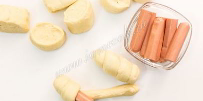 сосиски в дрожжевом тесте