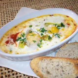 Яйца запеченные в сметане