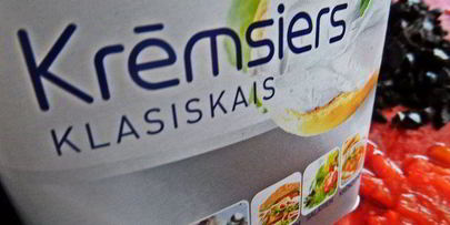 язычки из баклажана с двумя видами сыра