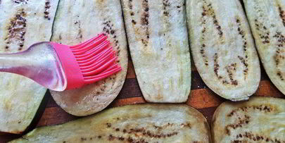 язычки из баклажана с двумя видами сыра