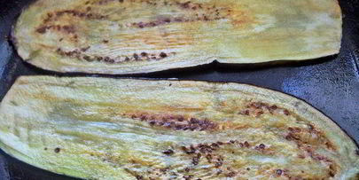 язычки из баклажана с двумя видами сыра