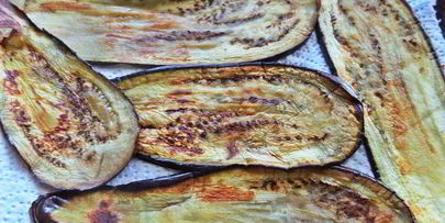 язычки из баклажана с двумя видами сыра